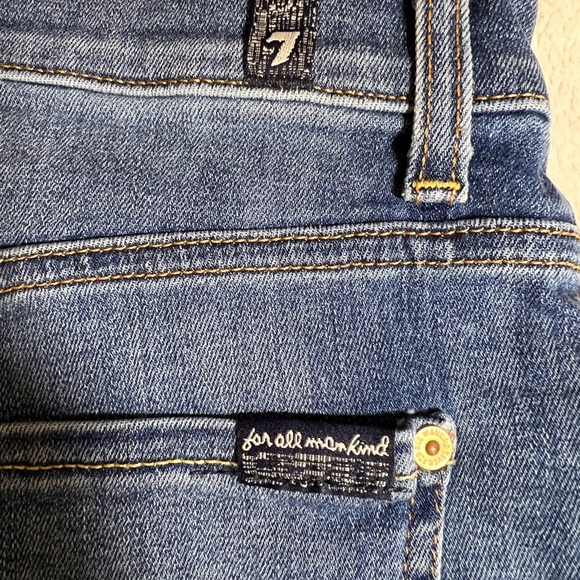 Pre-loved 7 For All Mankind Cutoff Denim Shorts 24 - Picture 3 of 5